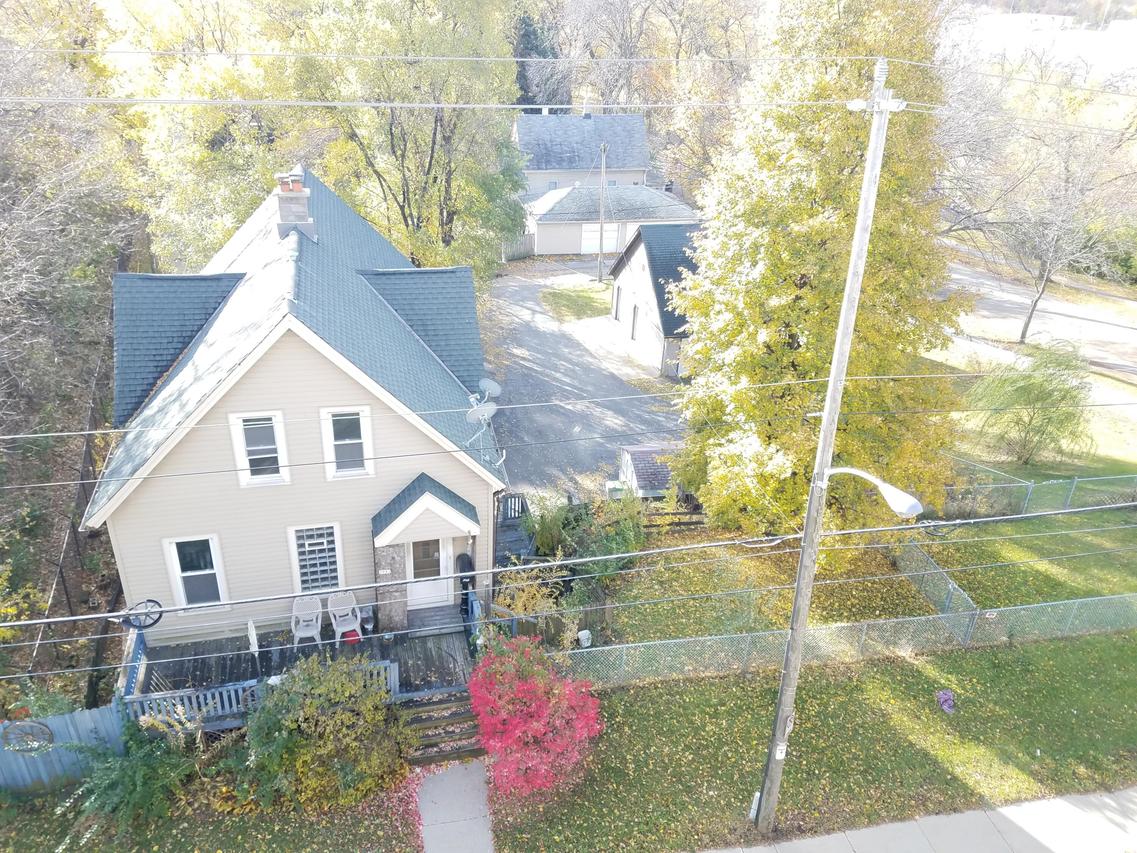 3943 W Bluemound Rd., Milwaukee, WI 53208