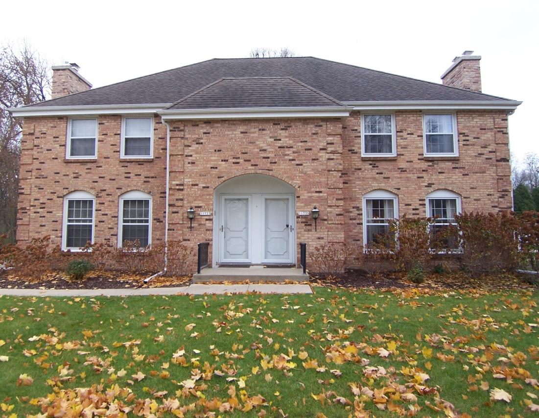 11733 W Diane Dr #11735, Wauwatosa, WI 53226