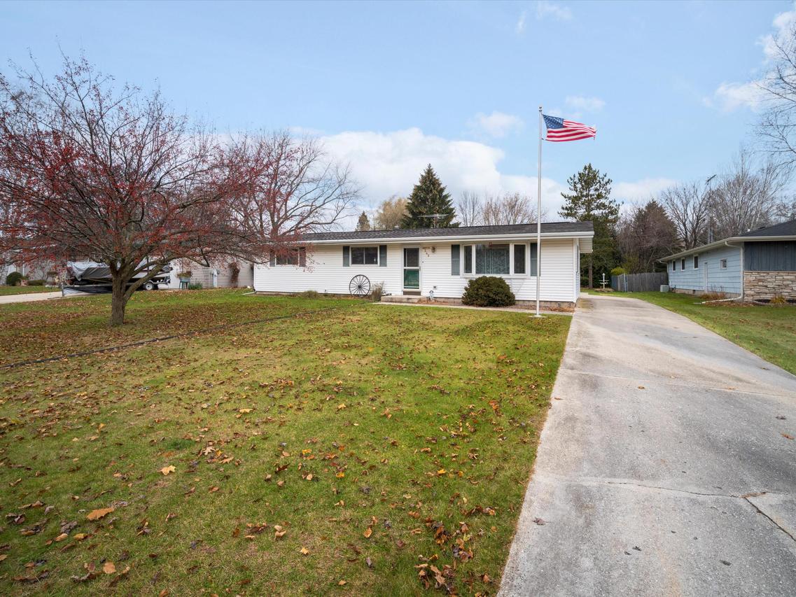 348 Washington Ct., Whitelaw, WI 54220