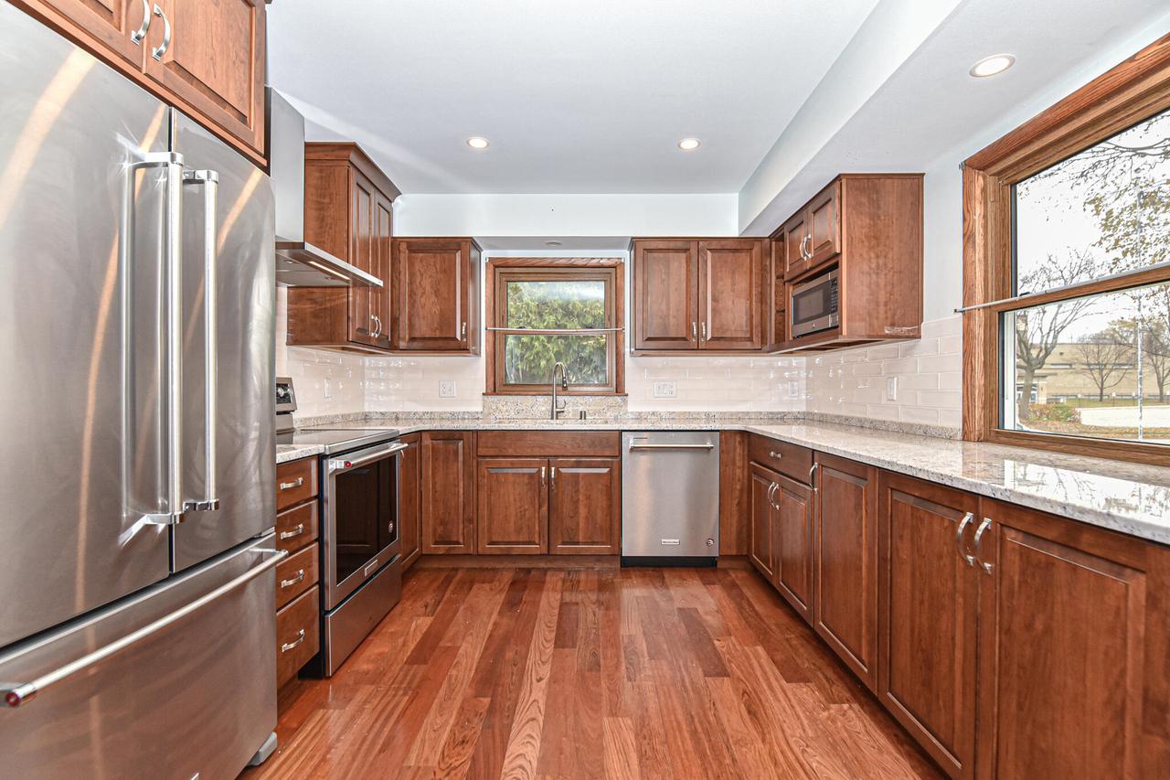 1139 S 117th St, West Allis, WI 53214