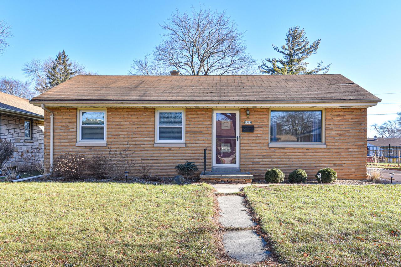 2508 S 89th St., West Allis, WI 53227