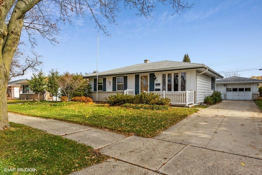 1863 18th Ave., Kenosha, WI 53140