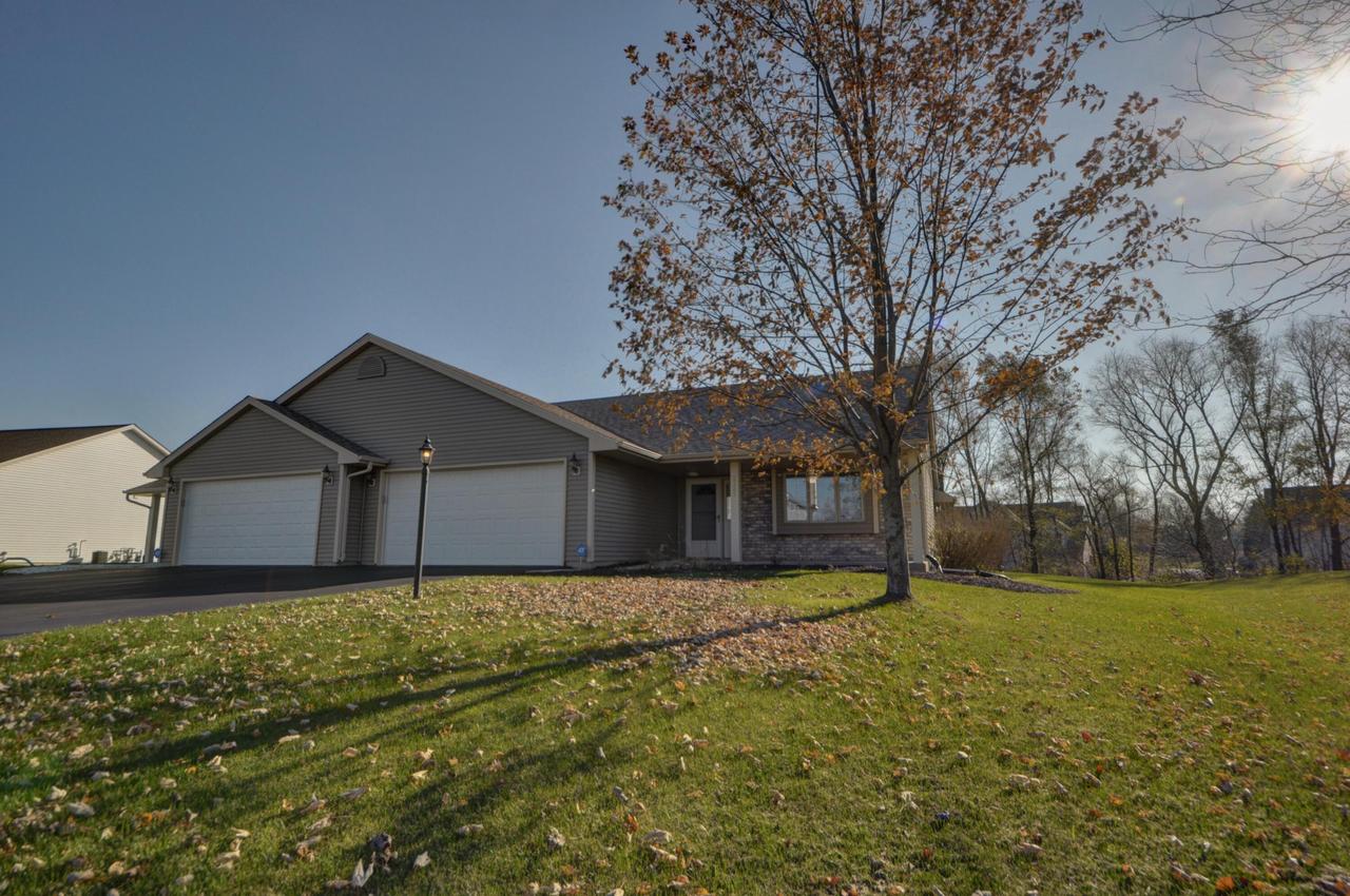 2325 W Jonathan Dr, Oak Creek, WI 53154