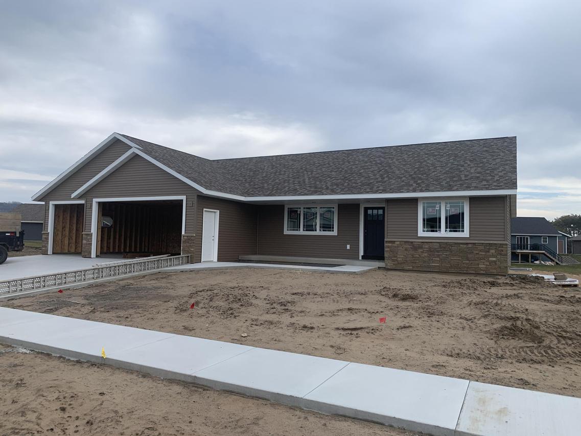 2128 Spakenburg Rd., Holmen, WI 54636