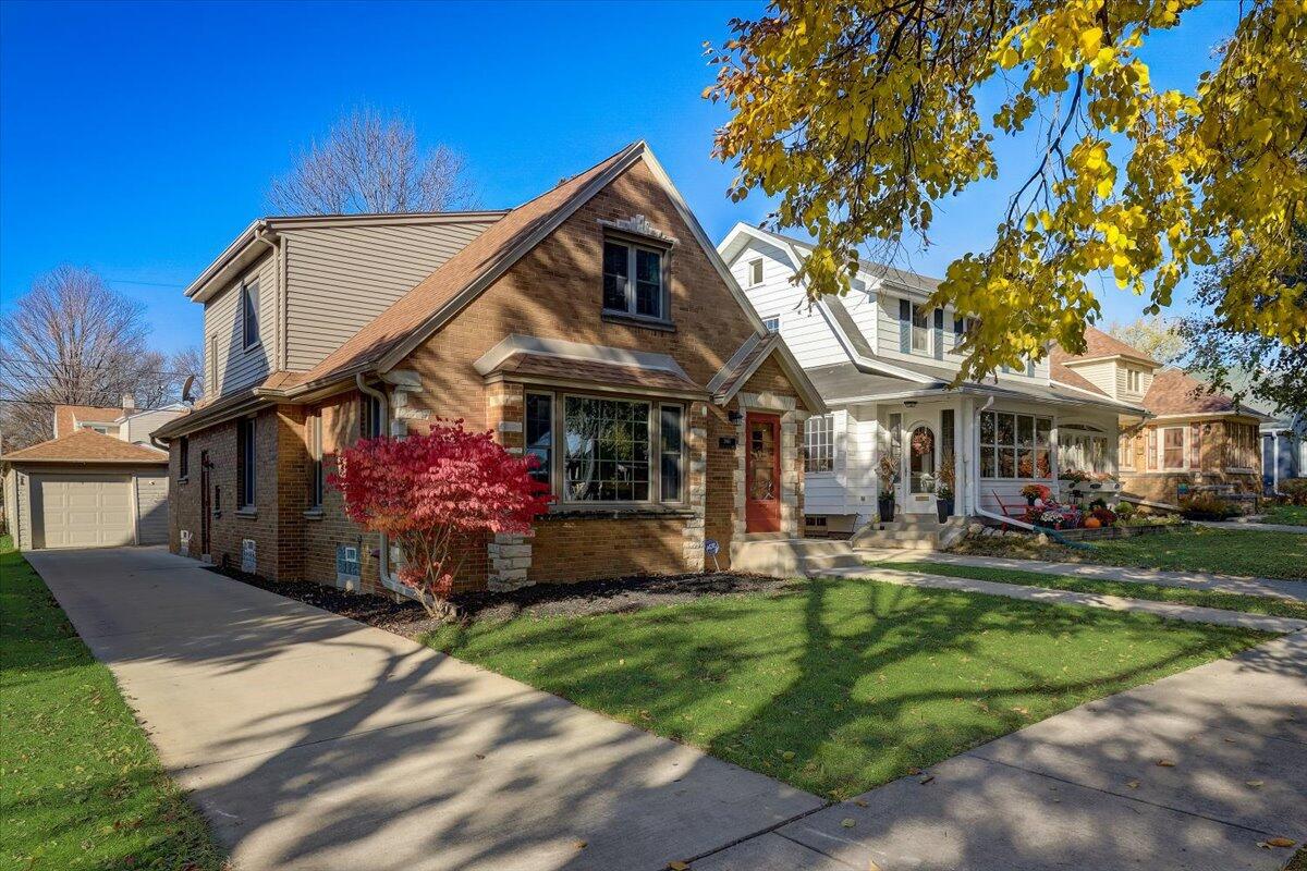 2615 N 71st St., Wauwatosa, WI 53213