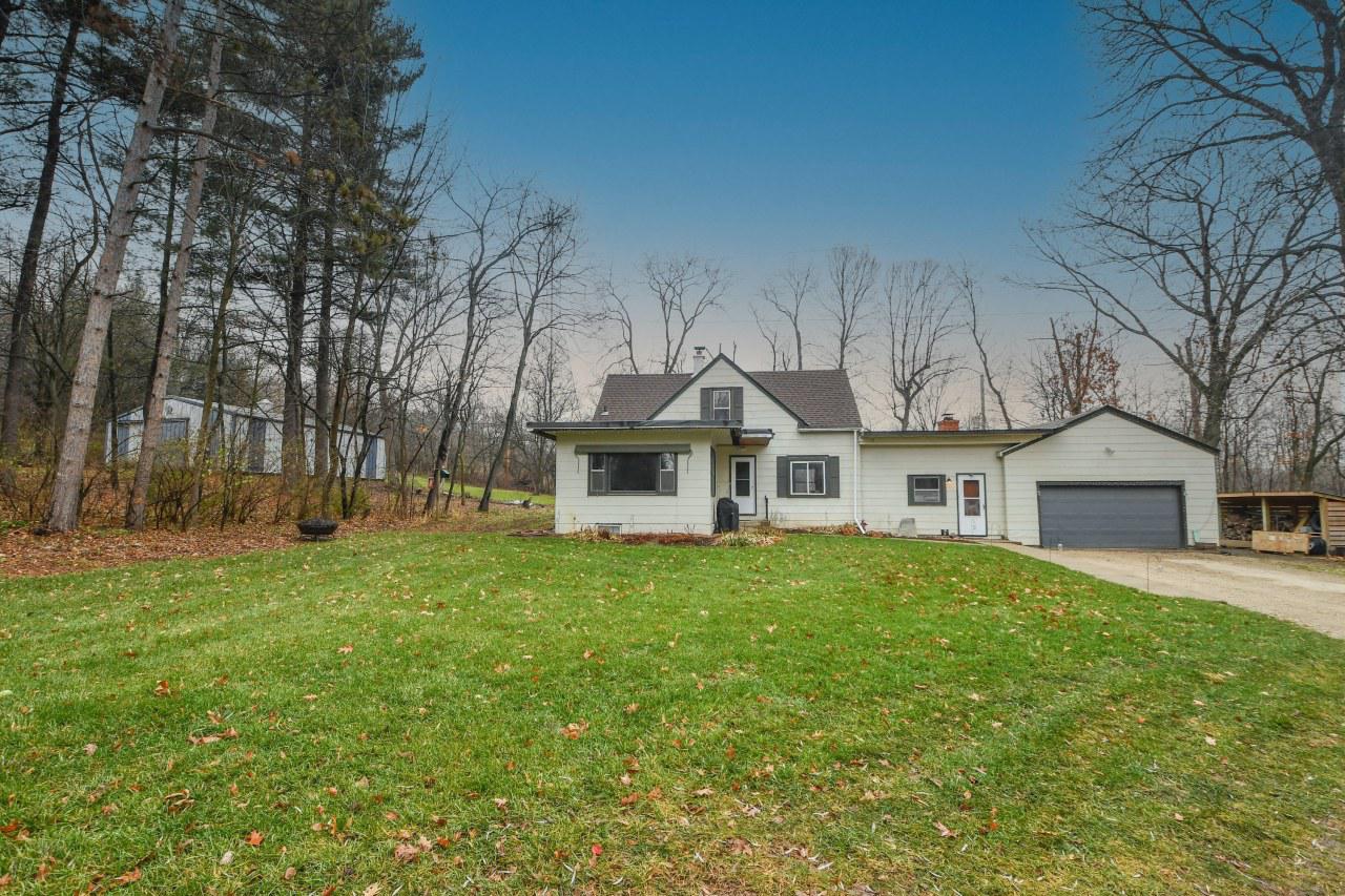 S47W22093 Lawnsdale Rd., Waukesha, WI 53189