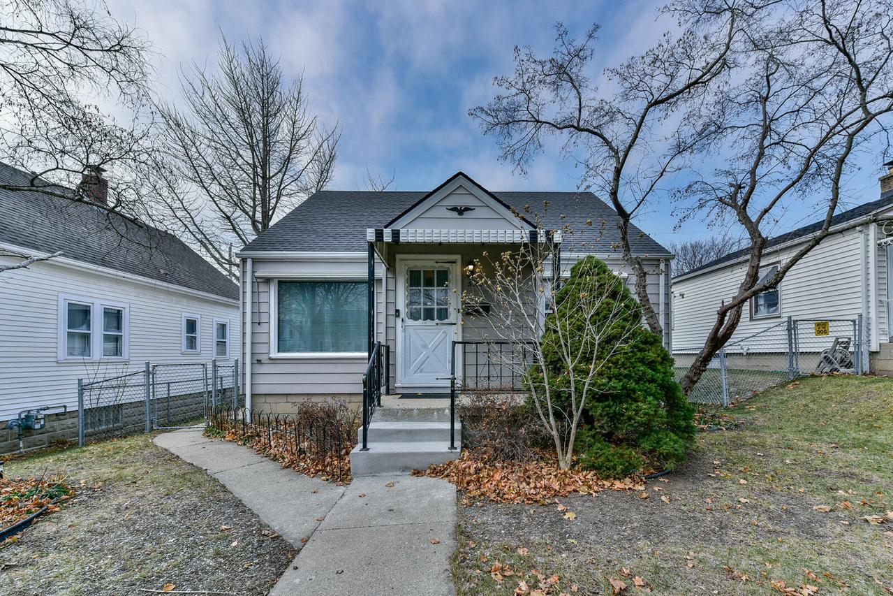 3663 S 15th Pl., Milwaukee, WI 53221