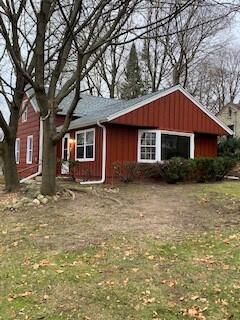 984 N 115th St, Wauwatosa, WI 53226