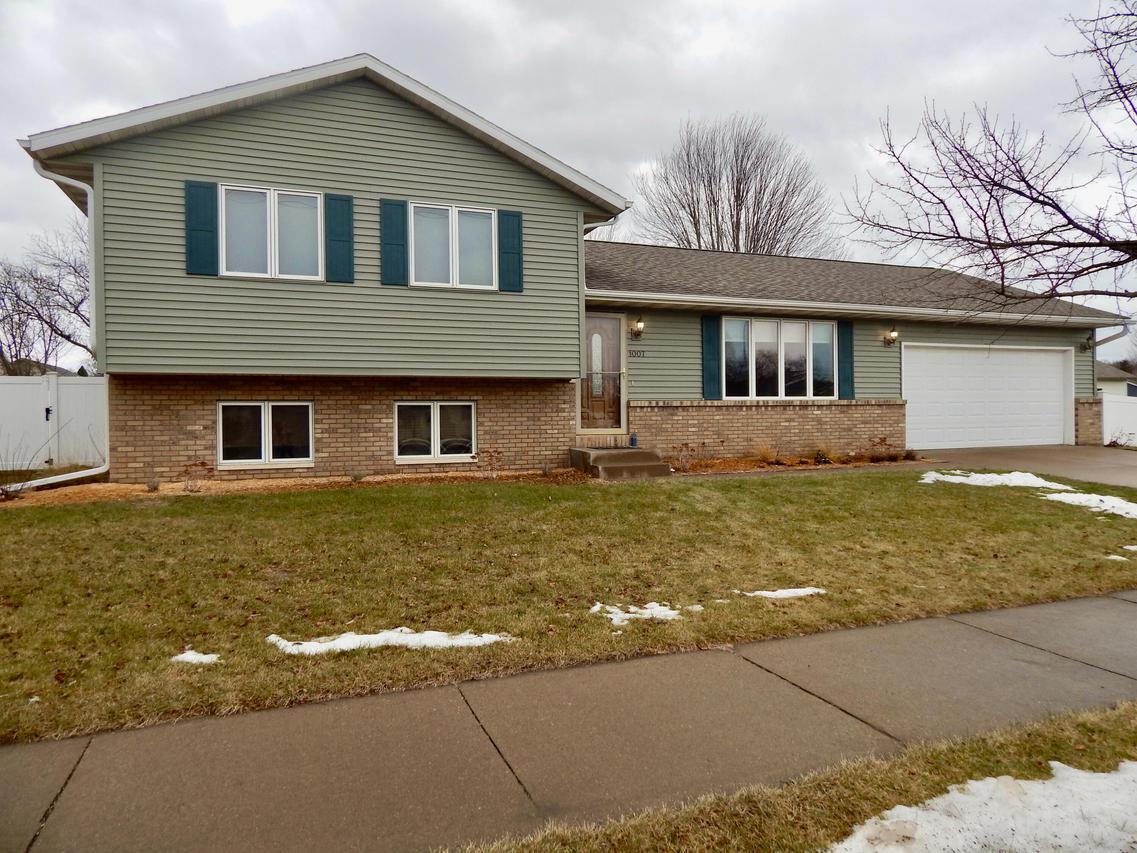 1007 2nd Ave., Holmen, WI 54636