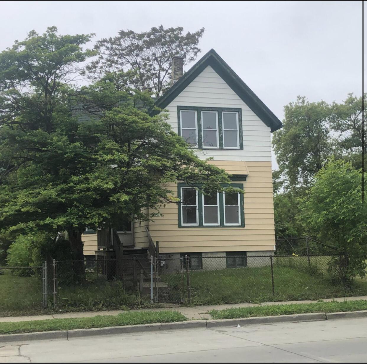 2361 N 12th St., Milwaukee, WI 53206