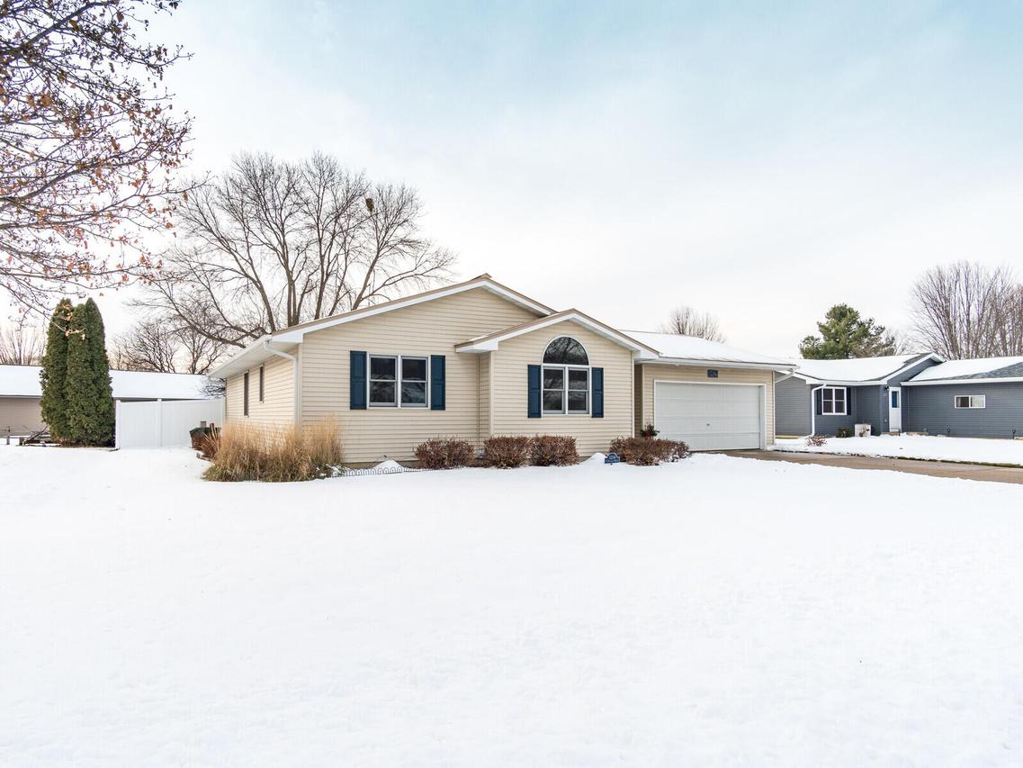 3214 Pleasant Dr., Holmen, WI 54636