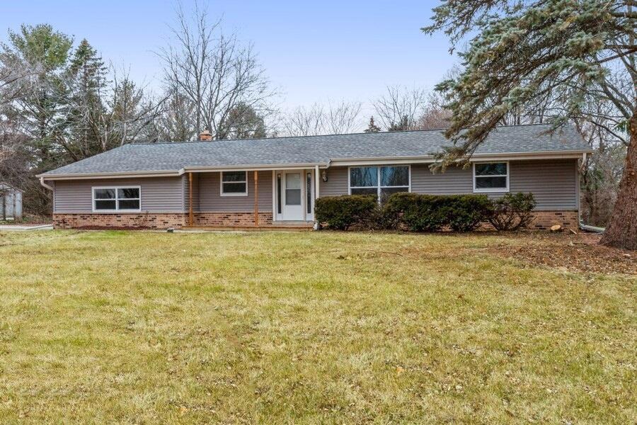 N8W27182 Jills Dr., Waukesha, WI 53188