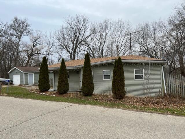 2520 Lincoln Ave., Dover, WI 53139