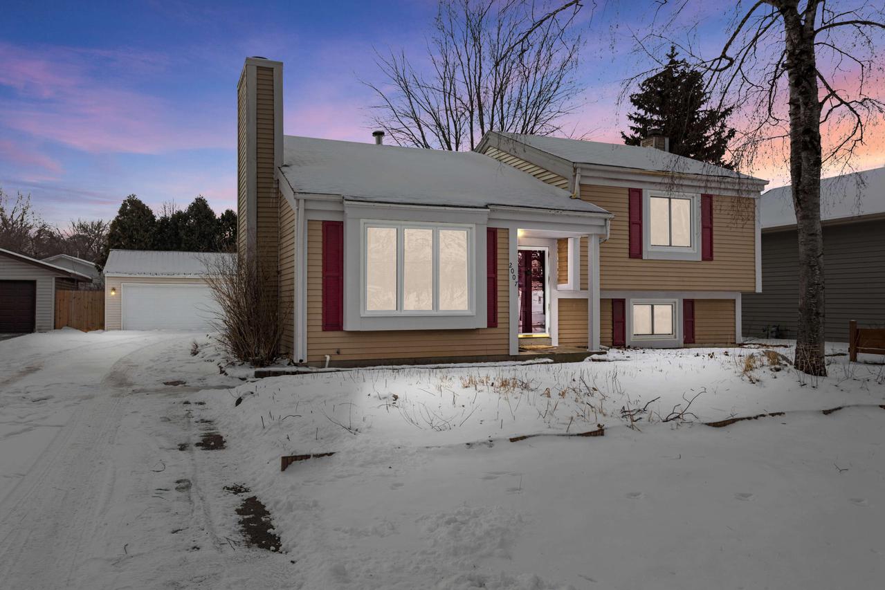 2007 Summit Ave., Waukesha, WI 53188