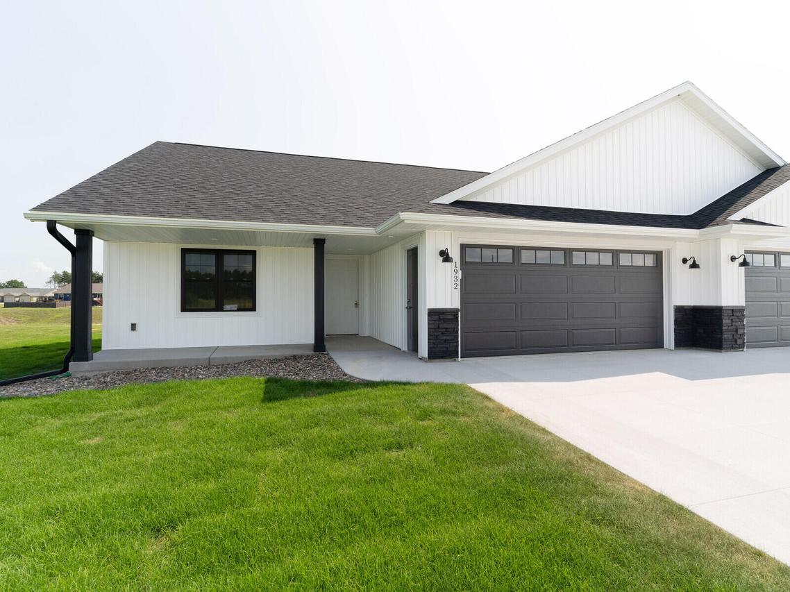 1932 Spakenburg Rd., Holmen, WI 54636