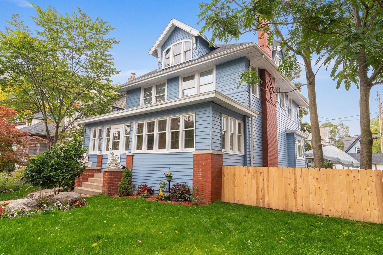 1520 S 76th St., West Allis, WI 53214