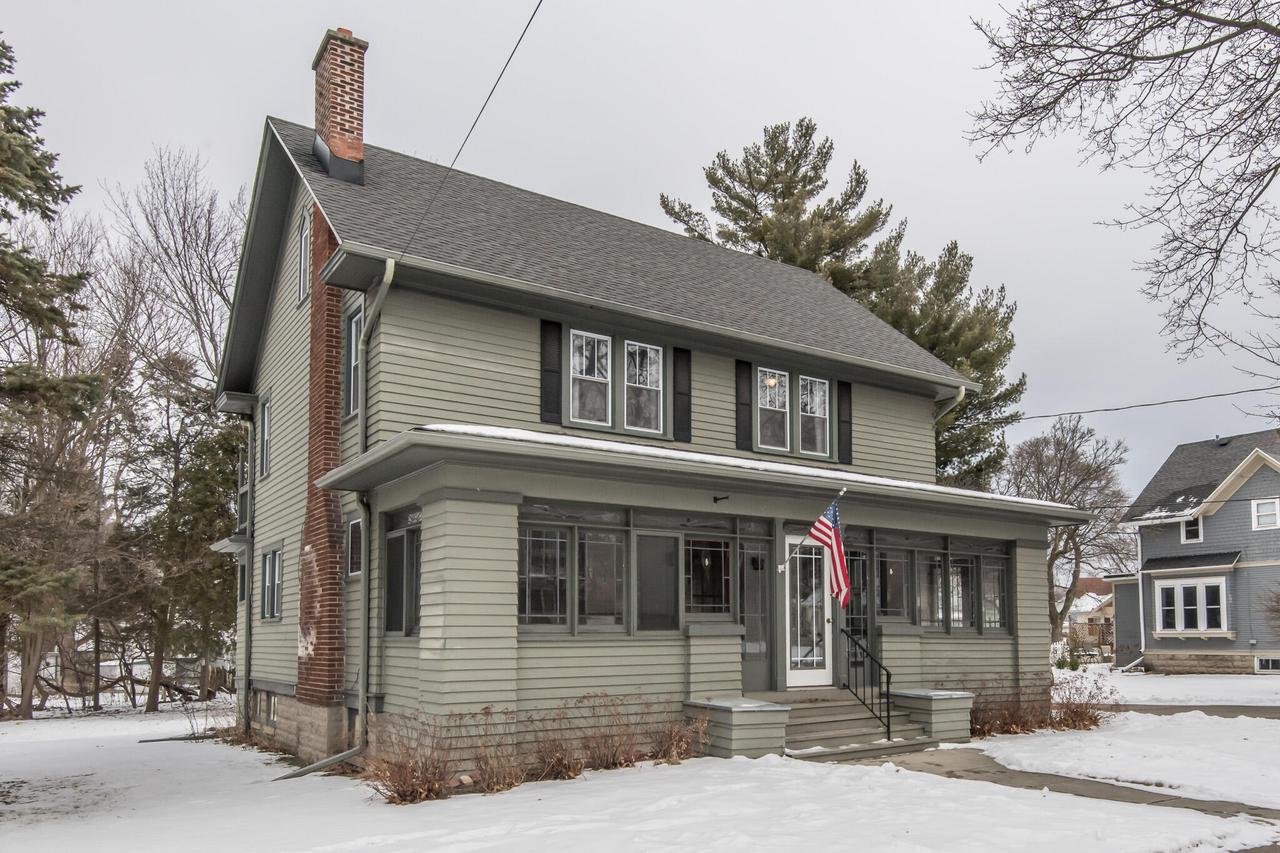 804 E Broadway, Waukesha, WI 53186