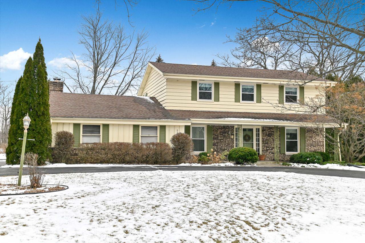 9245 N Waverly Dr, Bayside, WI 53217
