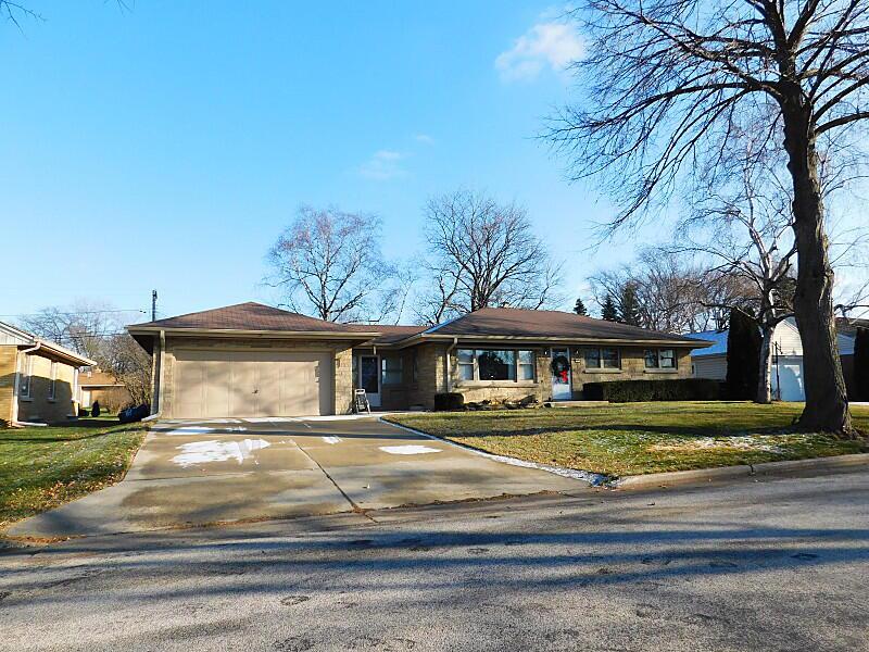 3150 N 106th St., Wauwatosa, WI 53222