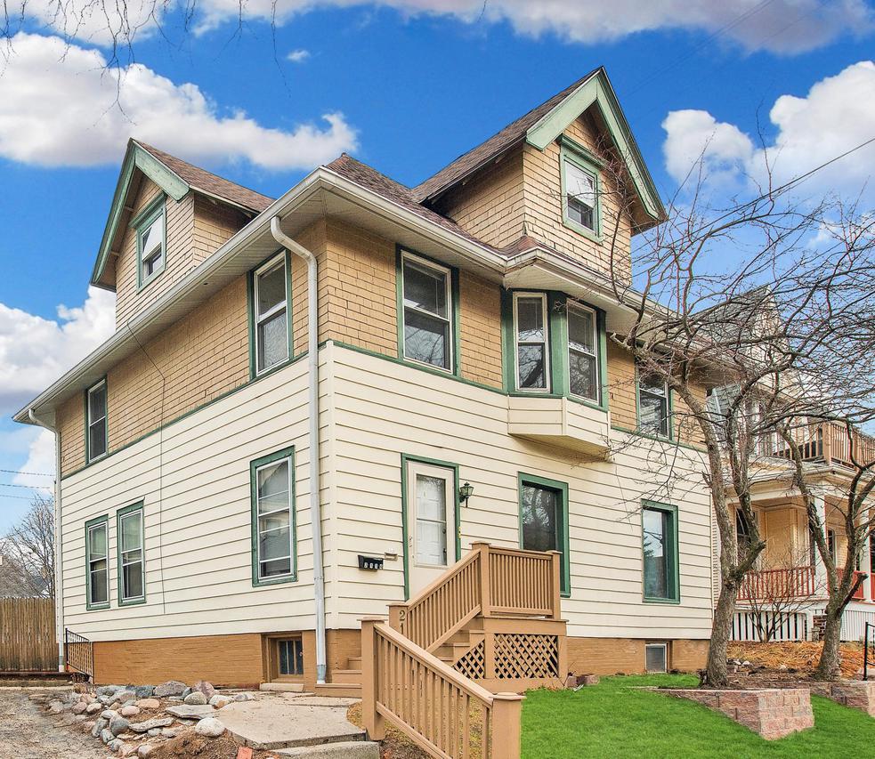 2112 E Webster Pl #2114, Milwaukee, WI 53211