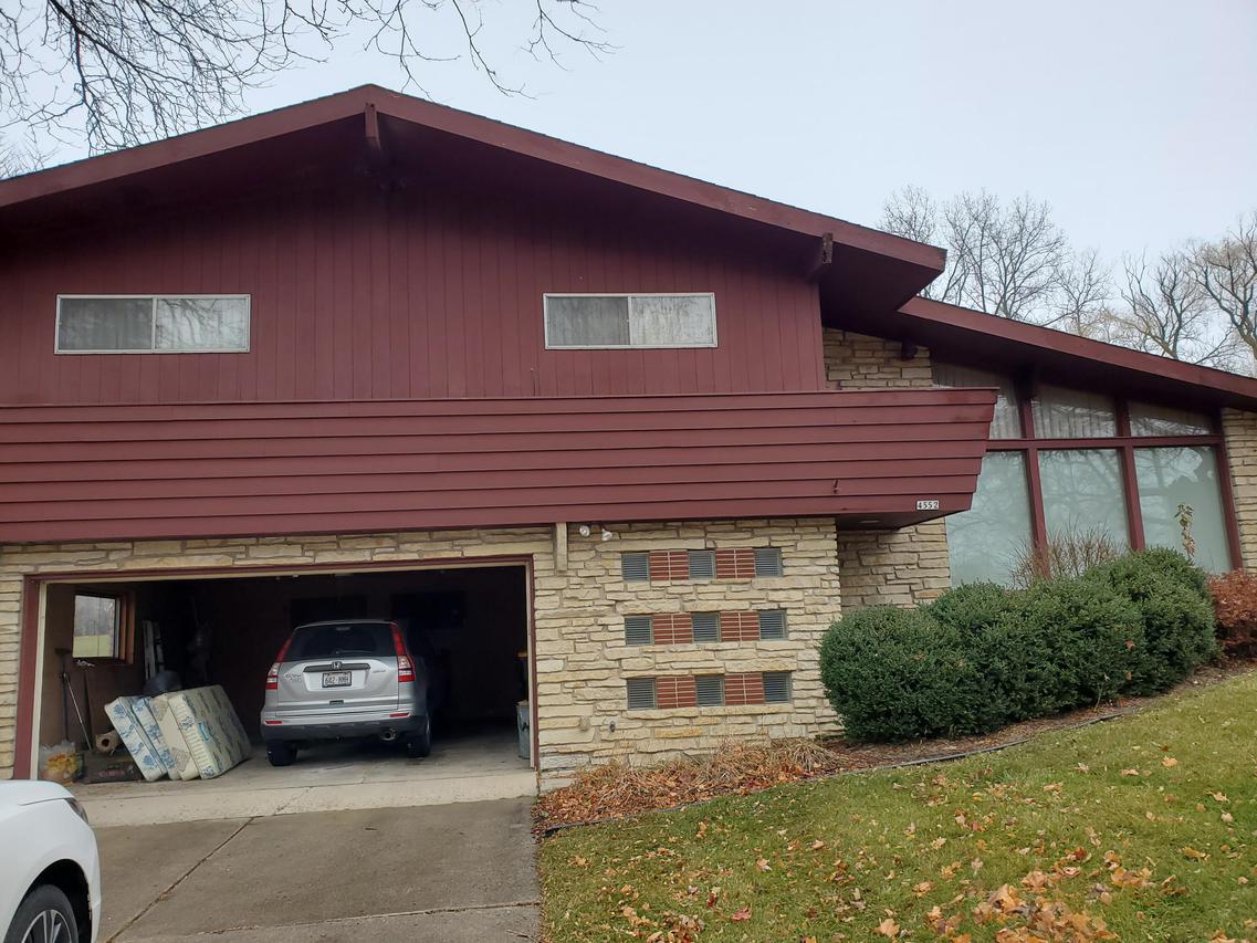 4552 N Delco Ave., Wauwatosa, WI 53225