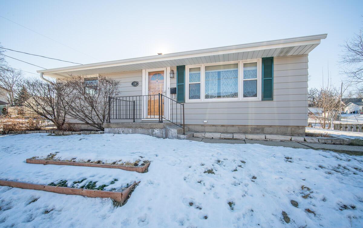 1219 National Ave, Waukesha, WI 53186