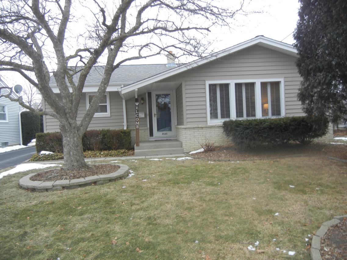 3525 S 92nd St, Milwaukee, WI 53228