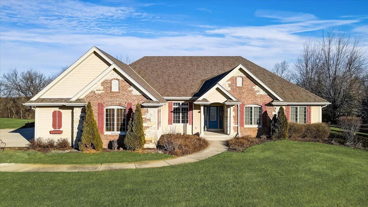 S73W22334 John Dr, Big Bend, WI 53103