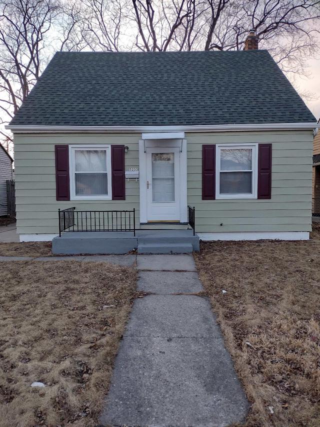 5233 N Teutonia Ave., Milwaukee, WI 53209
