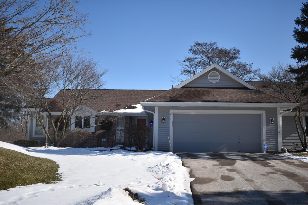 211 N Comanche Ln., Waukesha, WI 53188