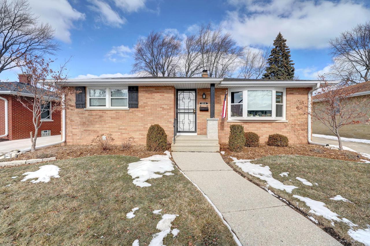 1814 25th St, Kenosha, WI 53140