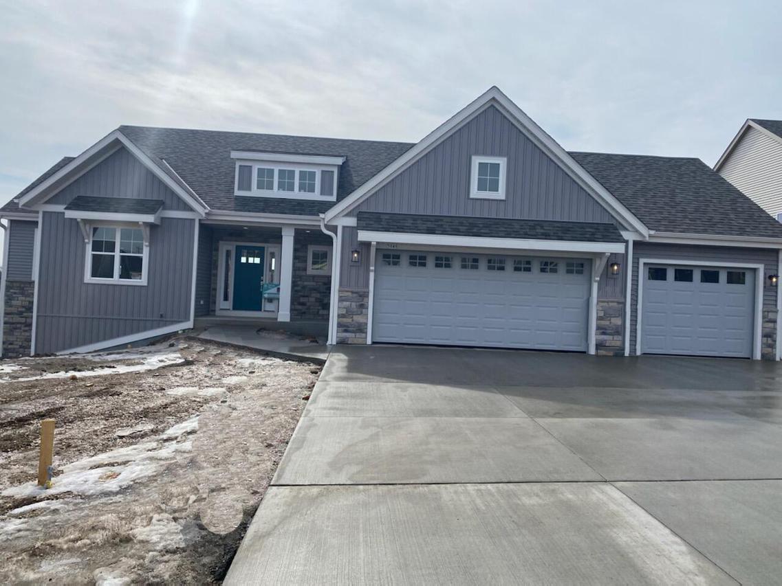 3645 Olde Howell Rd., Waukesha, WI 53188