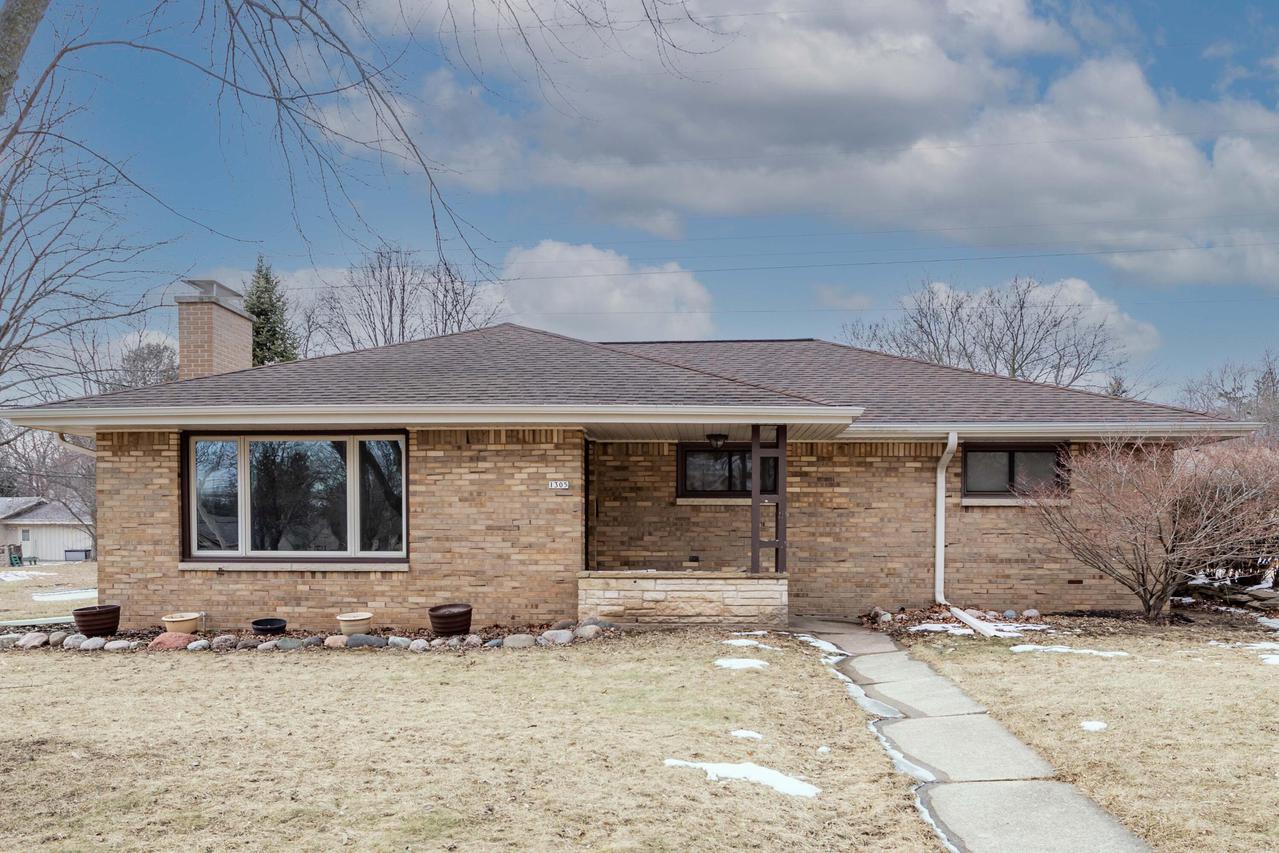 1305 N 119th St., Wauwatosa, WI 53226
