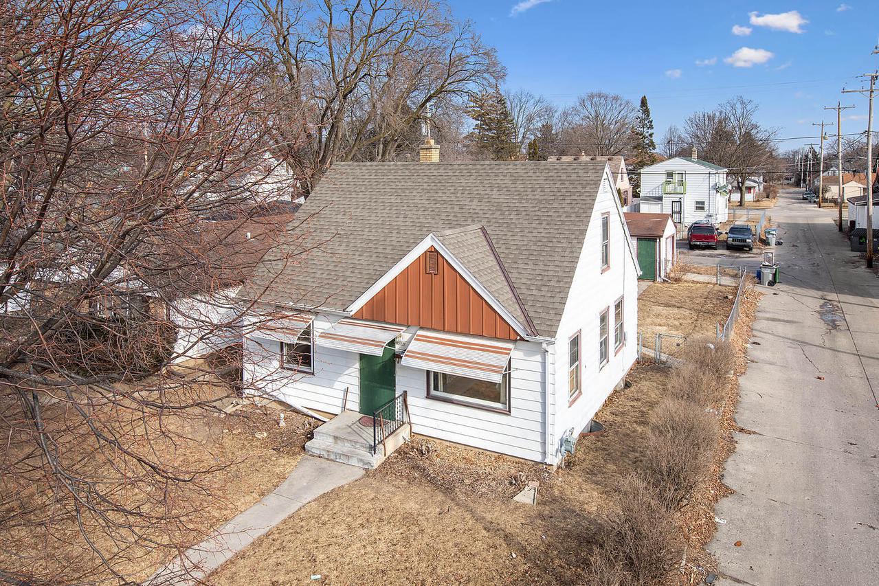 6016 N 39th St., Milwaukee, WI 53209