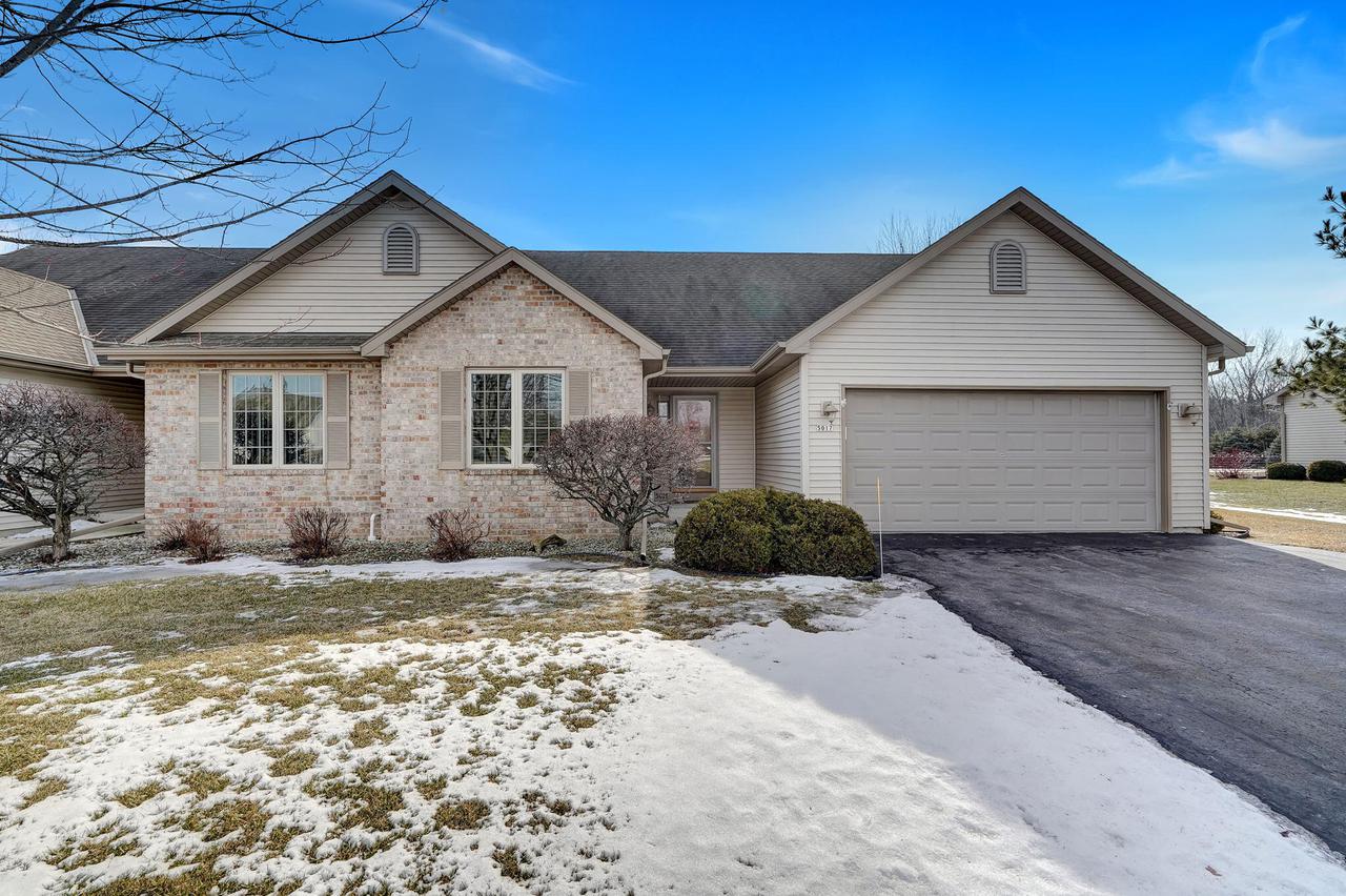 5017 Kingdom Ct., Caledonia, WI 53402