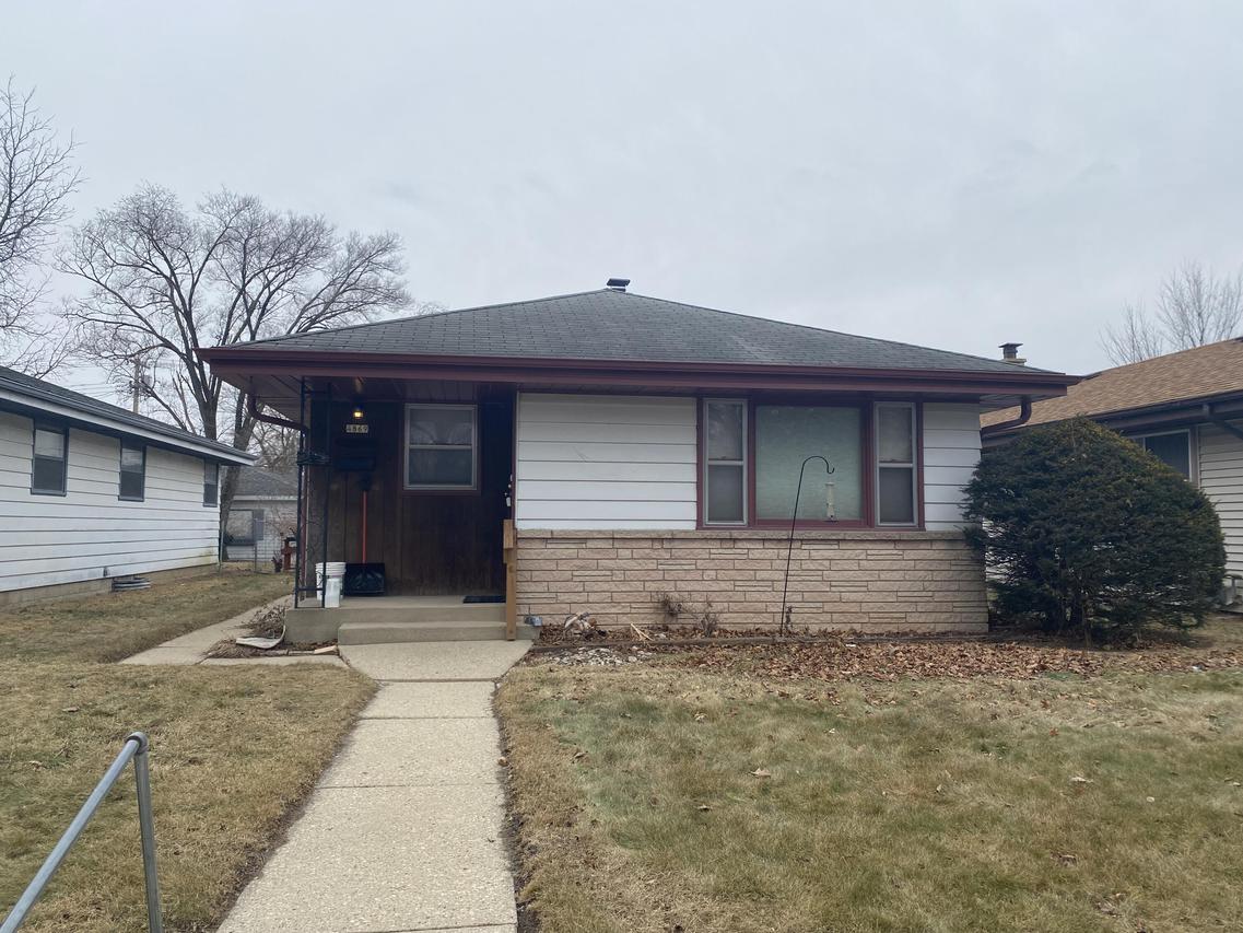 4869 N 90th St., Milwaukee, WI 53225