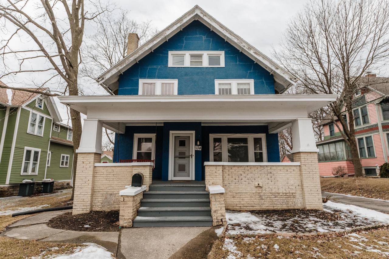134 S East Ave, Waukesha, WI 53186