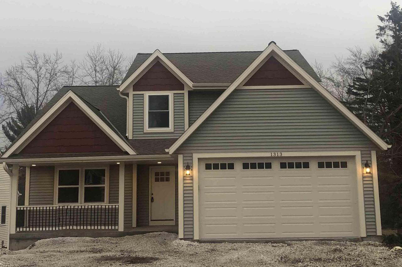 1313 Pleasant View, Waukesha, WI 53188