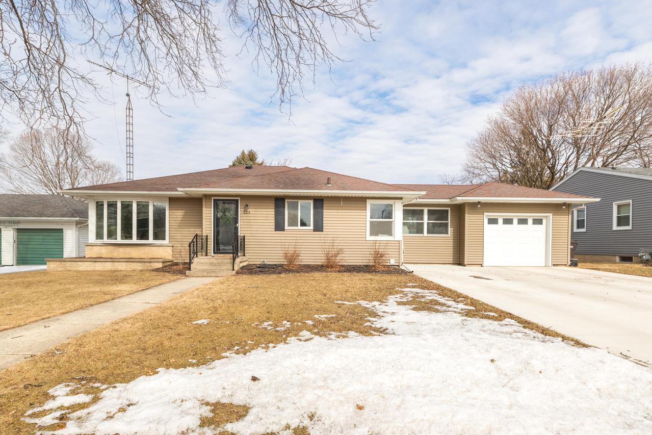 324 Kane St, Fall River, WI 53932