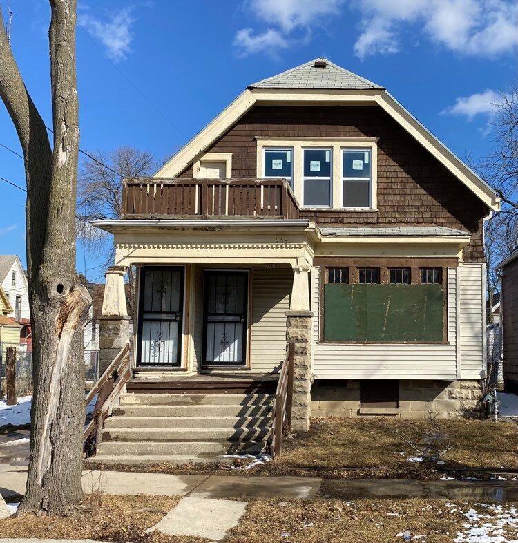 2560 N 28th St #2562, Milwaukee, WI 53210