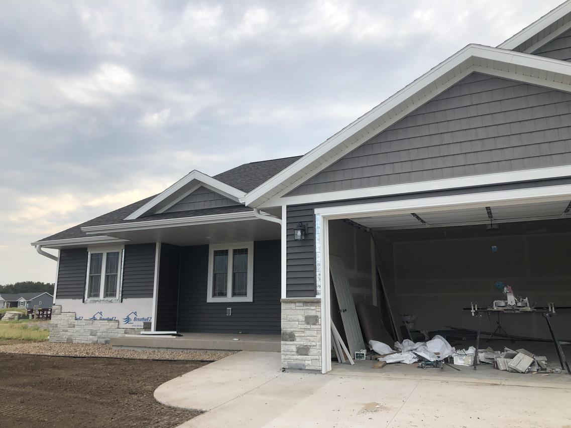 2004 Prairie Pl, Holmen, WI 54636