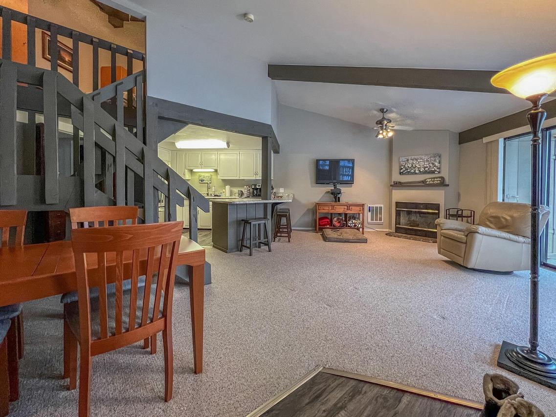 404 Deerpath - #403G, Fontana, WI 53125