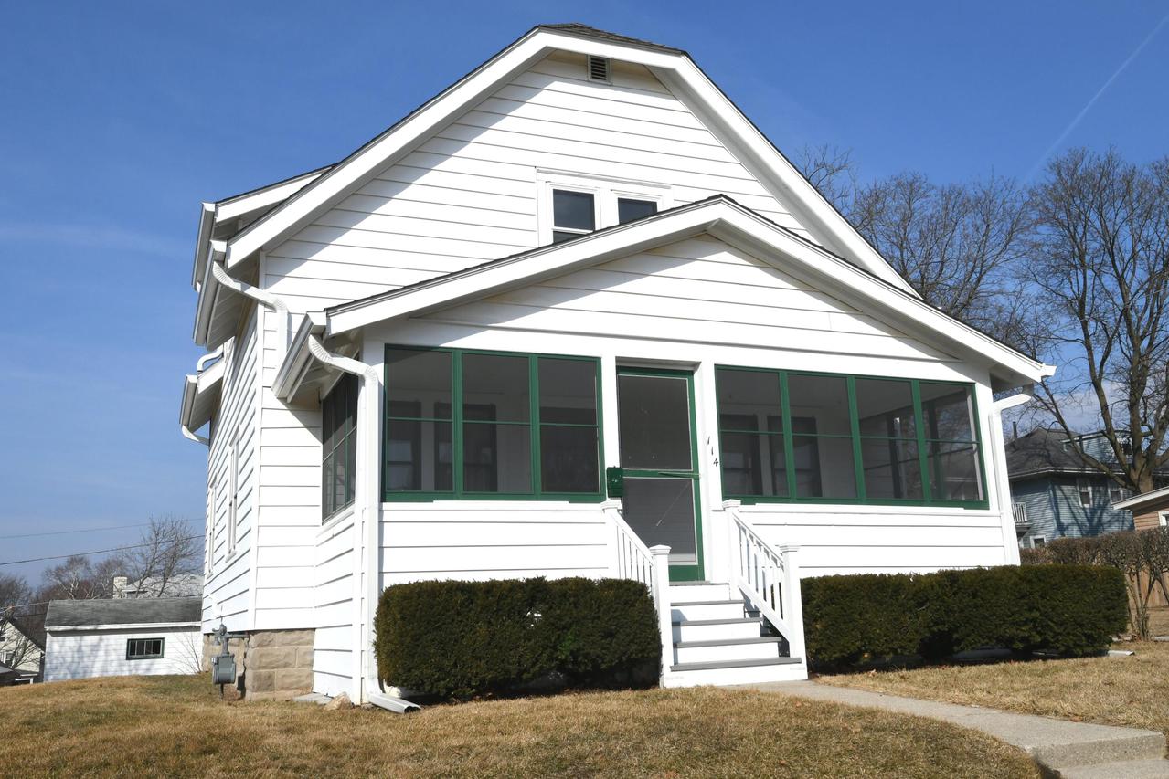 114 S Hartwell Ave., Waukesha, WI 53186