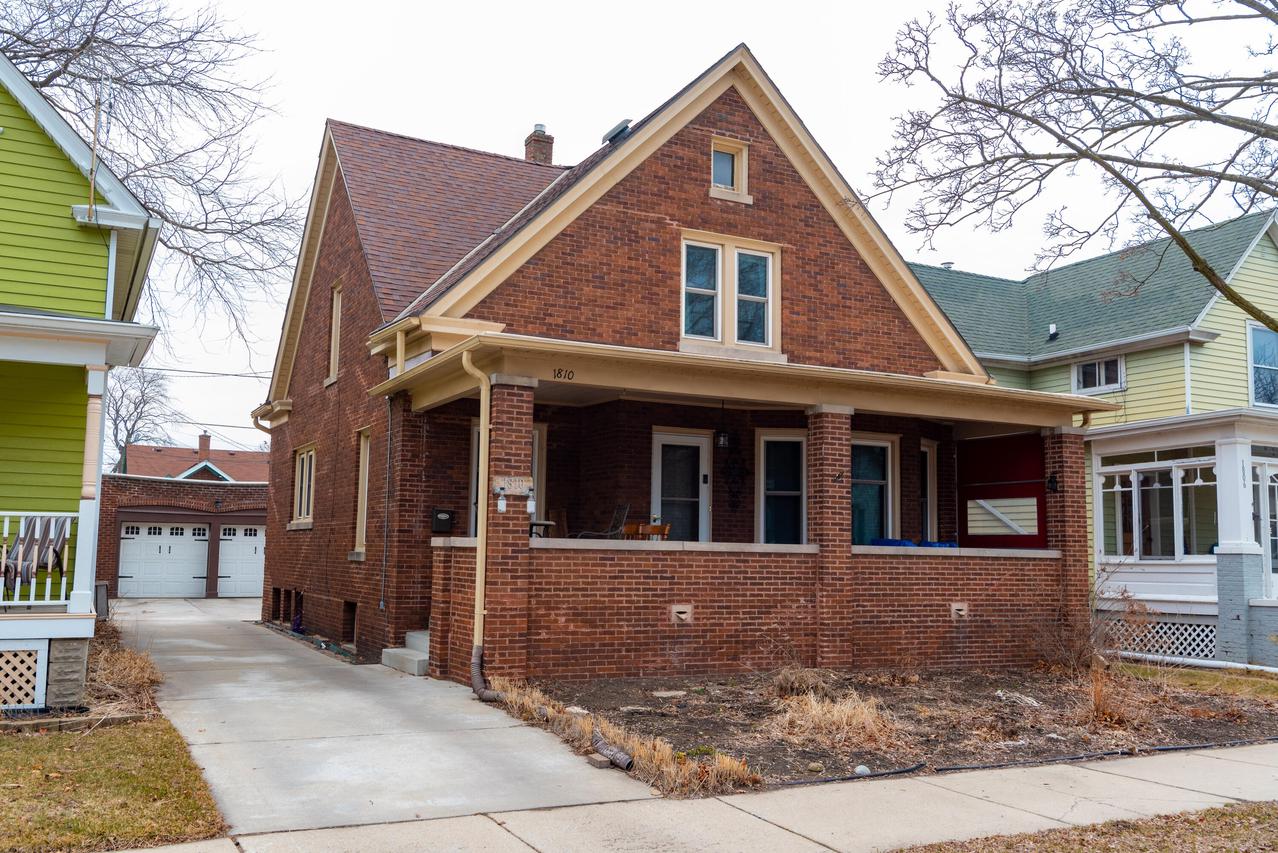 1810 Park Ave., Racine, WI 53403