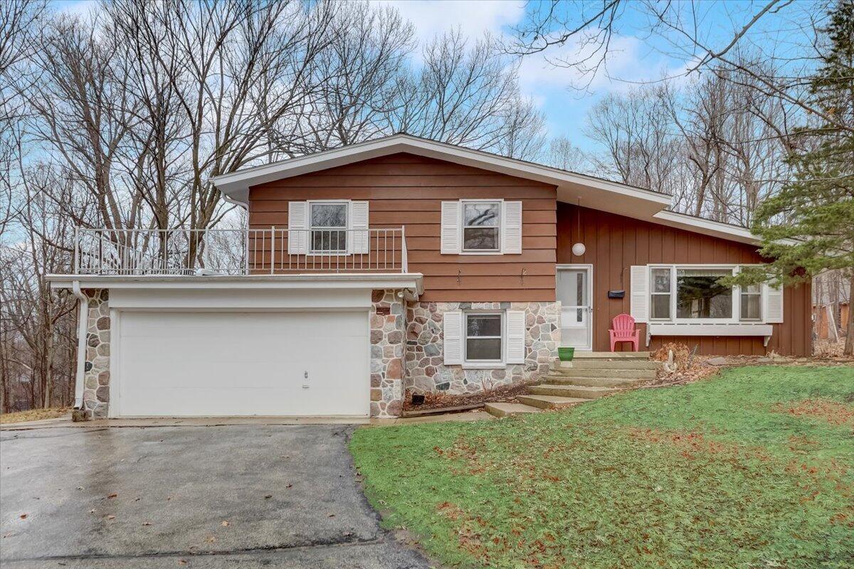 S66W25290 Skyline Ave, Vernon, WI 53189