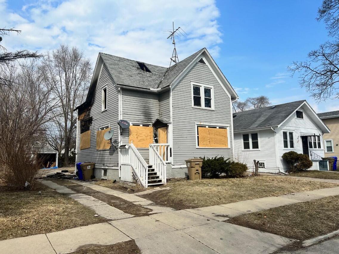 1504 69th St, Kenosha, WI 53143