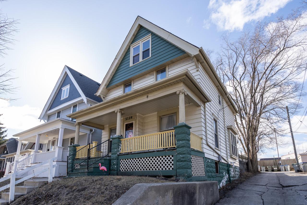 2129 E Bennett Ave., Milwaukee, WI 53207