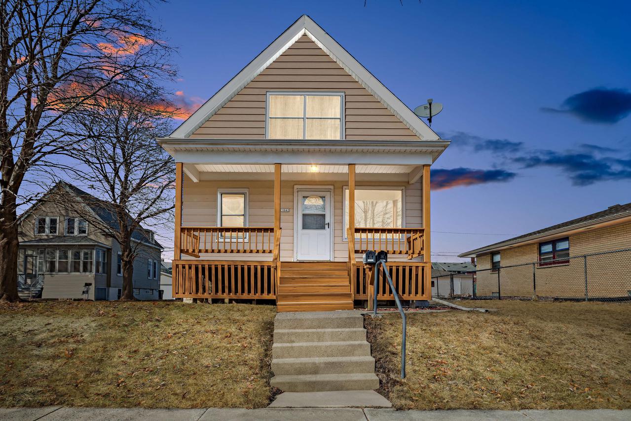 3842 E Barnard Ave., Cudahy, WI 53110