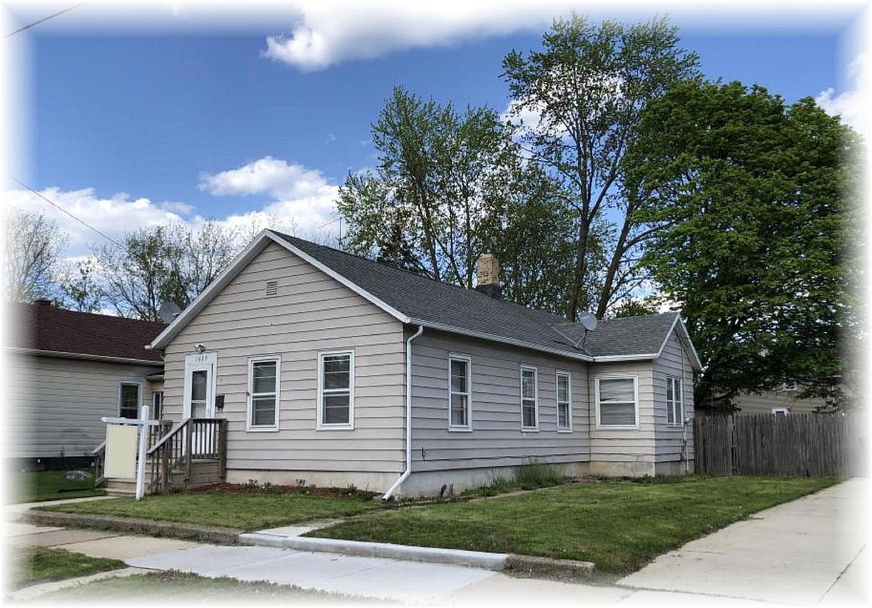 1629 Saint Clair St, Racine, WI 53402