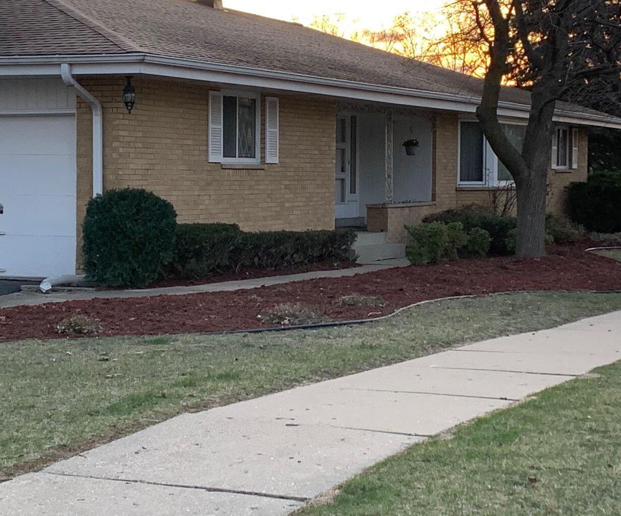 11780 W Center St, Wauwatosa, WI 53222